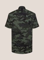 68063039_51_7-CAMISA-MC-SLIM-CAMUFLADA