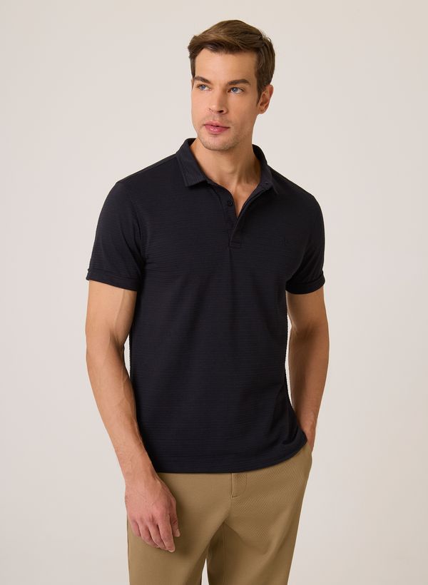 77040029_09_3-POLO-MC-LISTRAS-TEXTURA-PDG