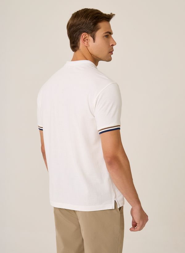 77040026_11_4-POLO-MC-PIQUET-GOLA-JACQUARD